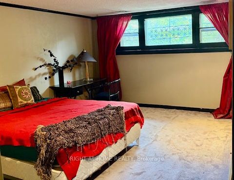 Photo 35 at 36 Forest Wood, Nortown, Toronto