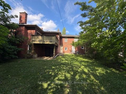 Photo 36 at 36 Forest Wood, Nortown, Toronto