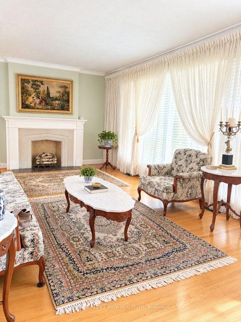 Photo 4 at 33 Lewiston Road, Dorset Park, Toronto