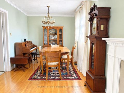 Photo 6 at 33 Lewiston Road, Dorset Park, Toronto