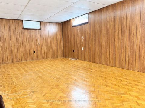 Photo 12 at 33 Lewiston Road, Dorset Park, Toronto