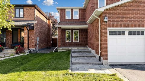 Photo 1 at 25 Ridgefield Crescent, Maple, Vaughan