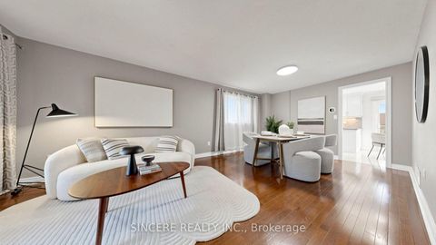 Photo 3 at 25 Ridgefield Crescent, Maple, Vaughan