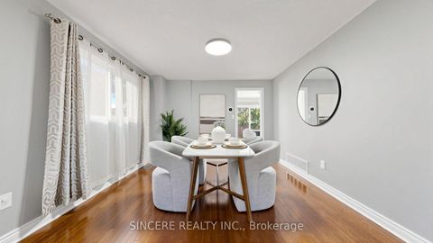 Photo 5 at 25 Ridgefield Crescent, Maple, Vaughan