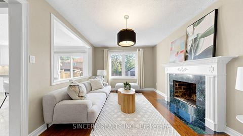 Photo 9 at 25 Ridgefield Crescent, Maple, Vaughan