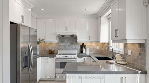 Photo 18 at 25 Ridgefield Crescent, Maple, Vaughan