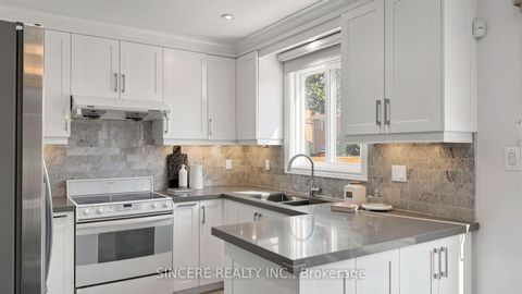Photo 19 at 25 Ridgefield Crescent, Maple, Vaughan
