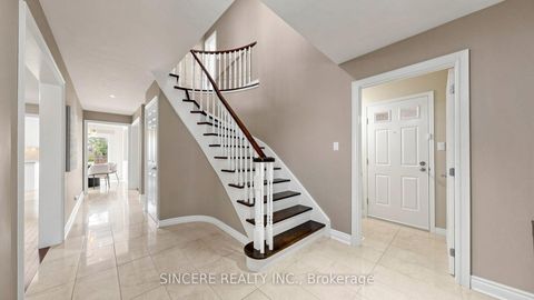 Photo 26 at 25 Ridgefield Crescent, Maple, Vaughan