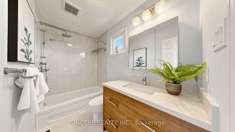 Photo 35 at 25 Ridgefield Crescent, Maple, Vaughan