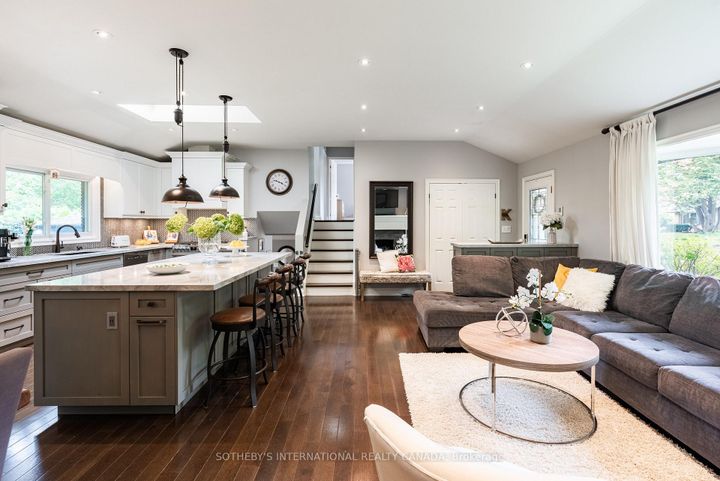 Photo 10 at 600 Deborah Crescent, LaSalle, Burlington
