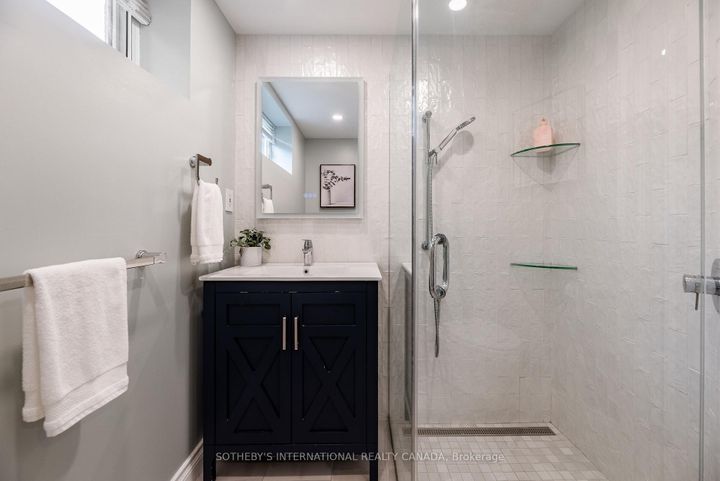 Photo 28 at 600 Deborah Crescent, LaSalle, Burlington