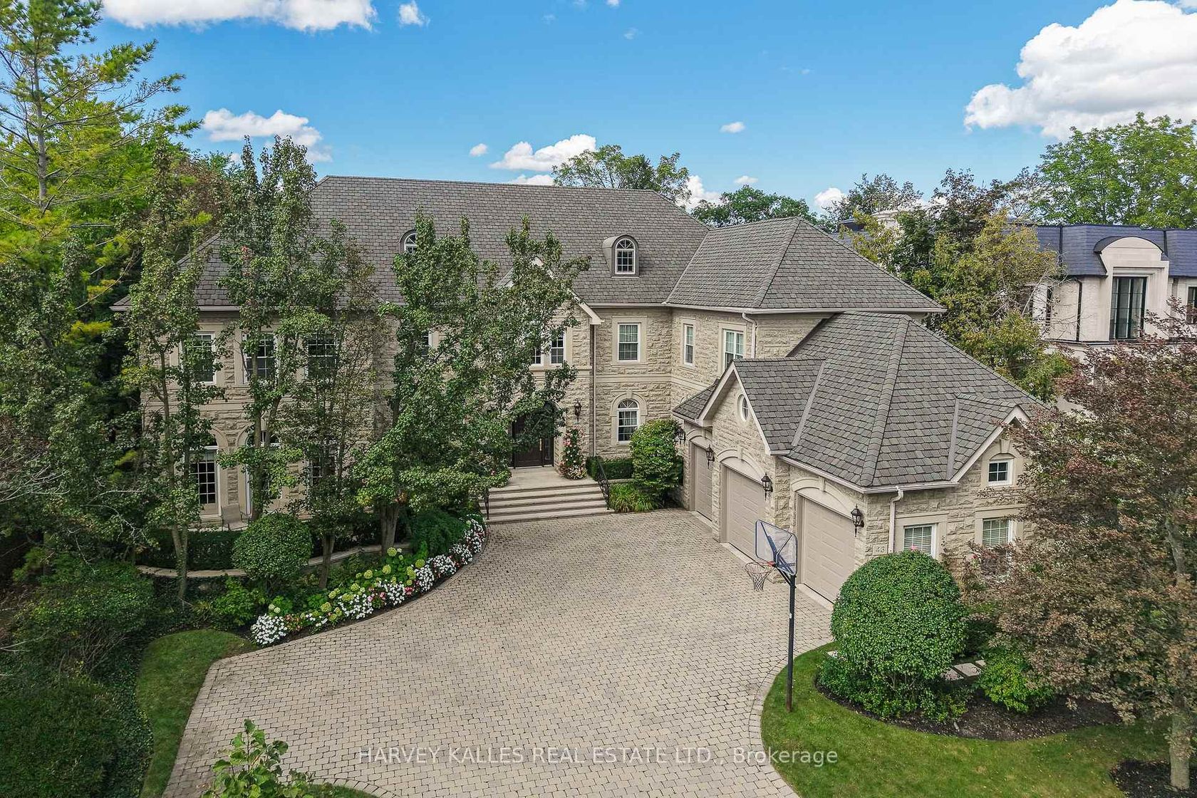 43 Thornbank Road, Uplands, Vaughan photo number 2