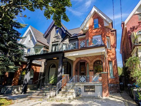 Photo 2 at 431 Manning Avenue, Little Italy, Toronto
