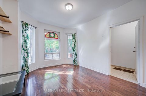Photo 5 at 431 Manning Avenue, Little Italy, Toronto