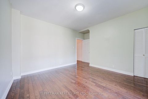 Photo 14 at 431 Manning Avenue, Little Italy, Toronto