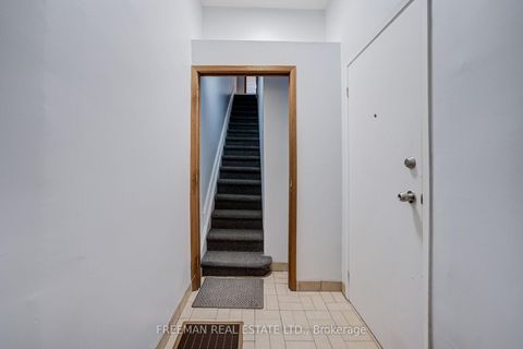 Photo 15 at 431 Manning Avenue, Little Italy, Toronto