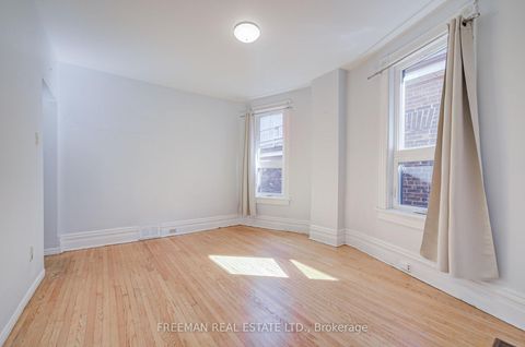 Photo 19 at 431 Manning Avenue, Little Italy, Toronto