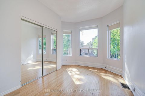 Photo 22 at 431 Manning Avenue, Little Italy, Toronto
