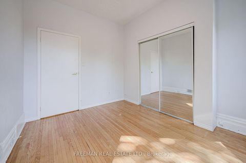 Photo 23 at 431 Manning Avenue, Little Italy, Toronto