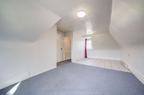Photo 30 at 431 Manning Avenue, Little Italy, Toronto