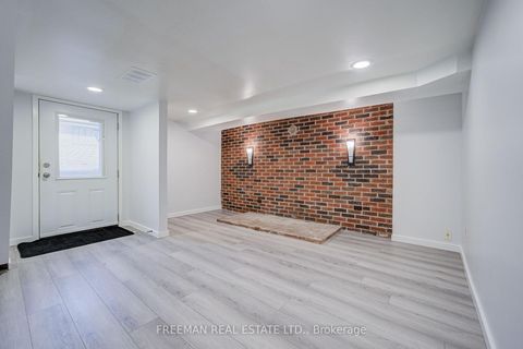 Photo 33 at 431 Manning Avenue, Little Italy, Toronto