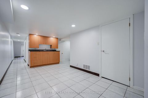 Photo 36 at 431 Manning Avenue, Little Italy, Toronto