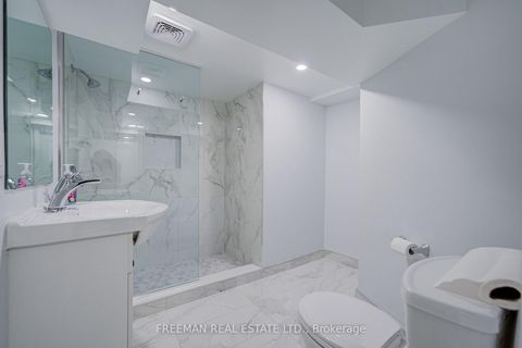Photo 39 at 431 Manning Avenue, Little Italy, Toronto