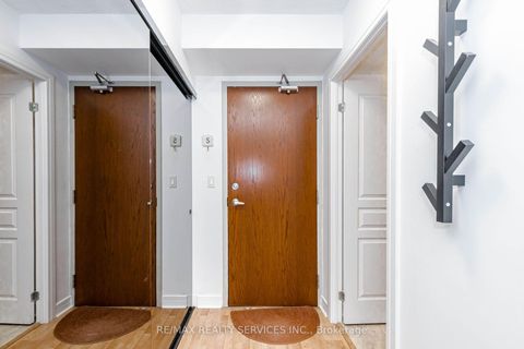 Photo 11 at 208 - 19 Avondale Avenue, Willowdale East, Toronto
