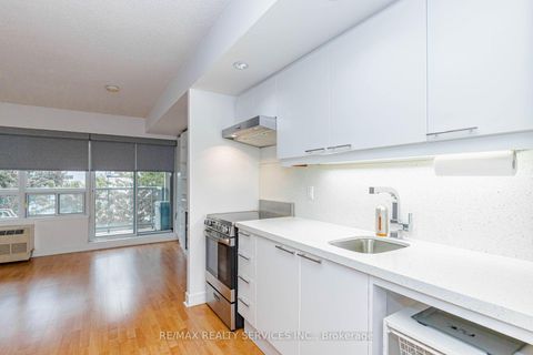 Photo 15 at 208 - 19 Avondale Avenue, Willowdale East, Toronto