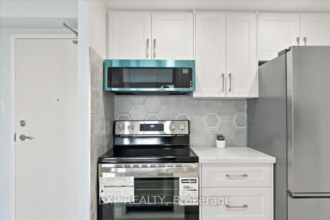 Photo 11 at 1927 - 3 Greystone Walk Drive N, Kennedy Park, Toronto