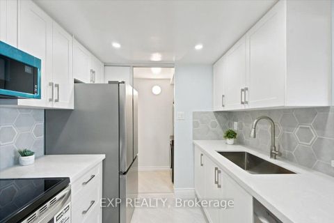 Photo 12 at 1927 - 3 Greystone Walk Drive N, Kennedy Park, Toronto