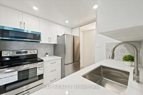 Photo 18 at 1927 - 3 Greystone Walk Drive N, Kennedy Park, Toronto