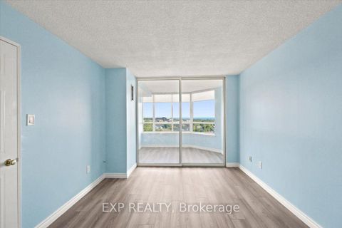Photo 23 at 1927 - 3 Greystone Walk Drive N, Kennedy Park, Toronto