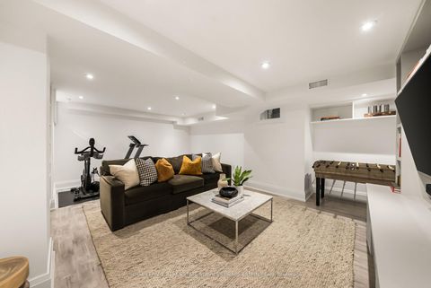 Photo 36 at 12 Millbank Avenue, Forest Hill South, Toronto