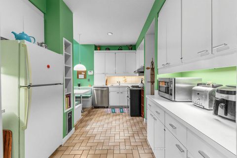 Photo 9 at 105 Roxborough Street E, Moore Park, Toronto