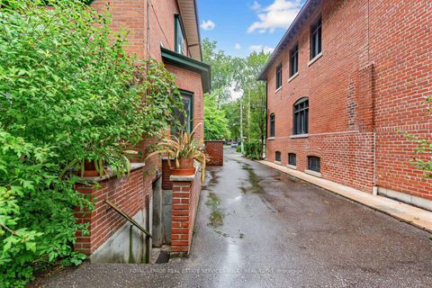 Photo 34 at 105 Roxborough Street E, Moore Park, Toronto