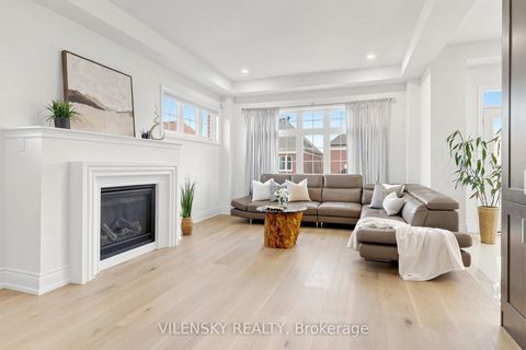 Photo 8 at 37 Scuffler Drive, Patterson, Vaughan