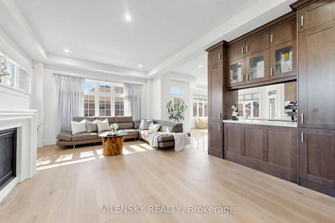 Photo 9 at 37 Scuffler Drive, Patterson, Vaughan