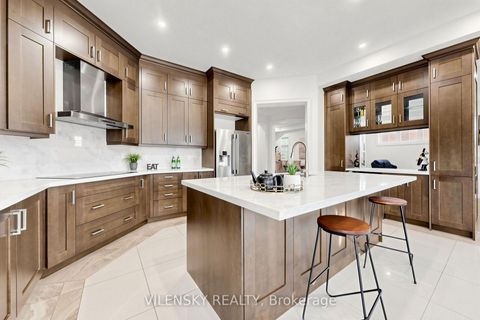Photo 14 at 37 Scuffler Drive, Patterson, Vaughan