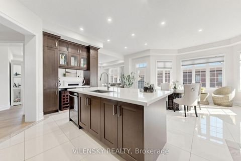 Photo 15 at 37 Scuffler Drive, Patterson, Vaughan