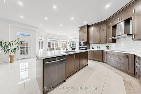 Photo 16 at 37 Scuffler Drive, Patterson, Vaughan