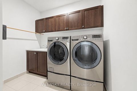 Photo 37 at 37 Scuffler Drive, Patterson, Vaughan