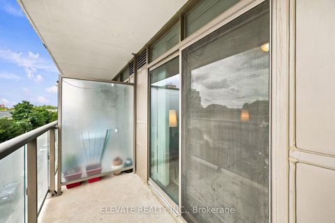 Photo 18 at 408 - 812 Lansdowne Avenue, Junction, Toronto