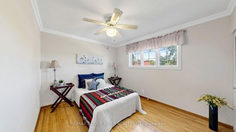 Photo 13 at 35 Southlawn Drive, L'Amoreaux, Toronto