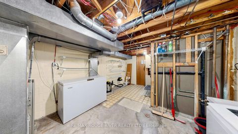 Photo 24 at 35 Southlawn Drive, L'Amoreaux, Toronto