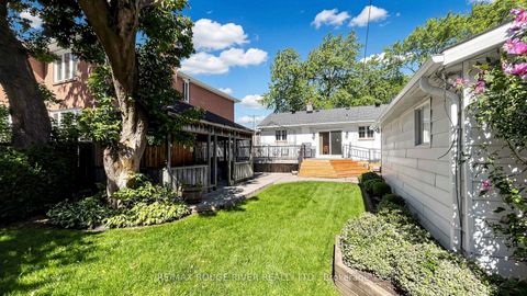 Photo 32 at 35 Southlawn Drive, L'Amoreaux, Toronto