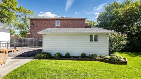 Photo 34 at 35 Southlawn Drive, L'Amoreaux, Toronto