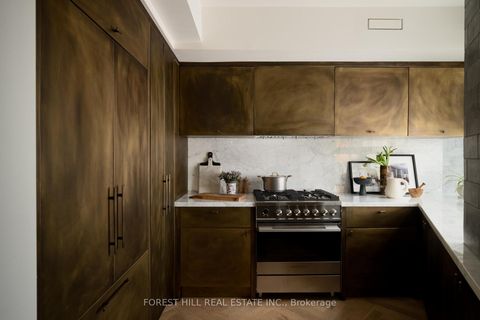 Photo 2 at 205 - 295 Davenport Road, Annex, Toronto