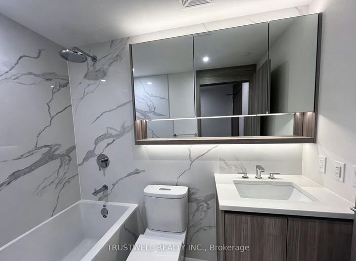 Photo 11 at 251 - 68 Esther Shiner Boulevard, Bayview Village, Toronto