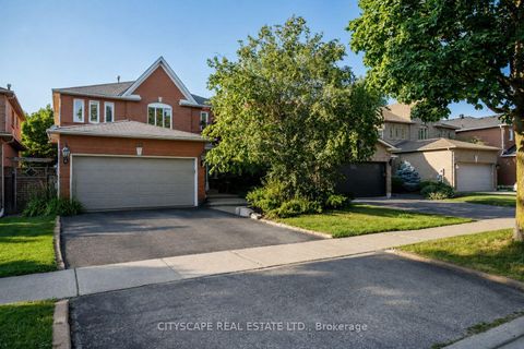 Photo 1 at 112 Mulholland Drive, Beverley Glen, Vaughan